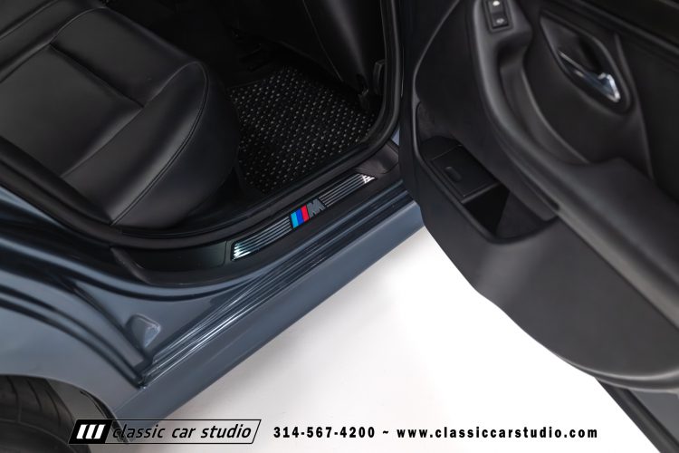 2000_BMW_M5_2247-120