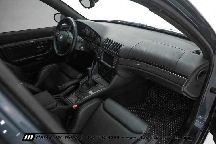2000_BMW_M5_2247-123