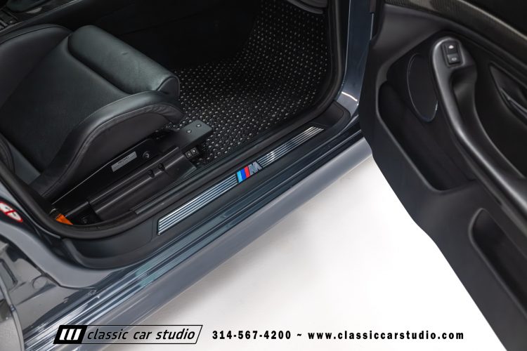2000_BMW_M5_2247-124