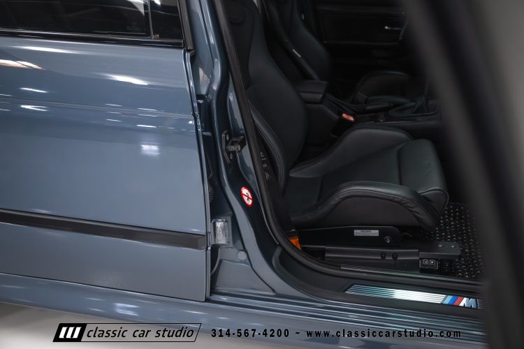 2000_BMW_M5_2247-126