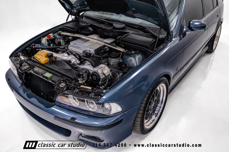 2000_BMW_M5_2247-132