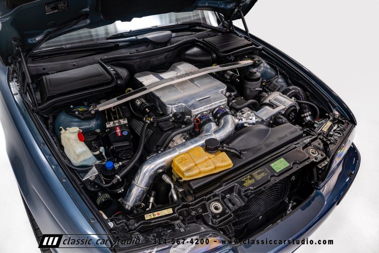 2000_BMW_M5_2247-135