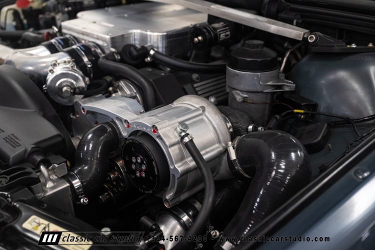 2000_BMW_M5_2247-137