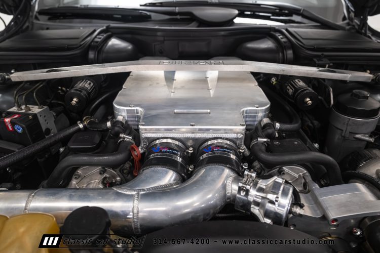 2000_BMW_M5_2247-145