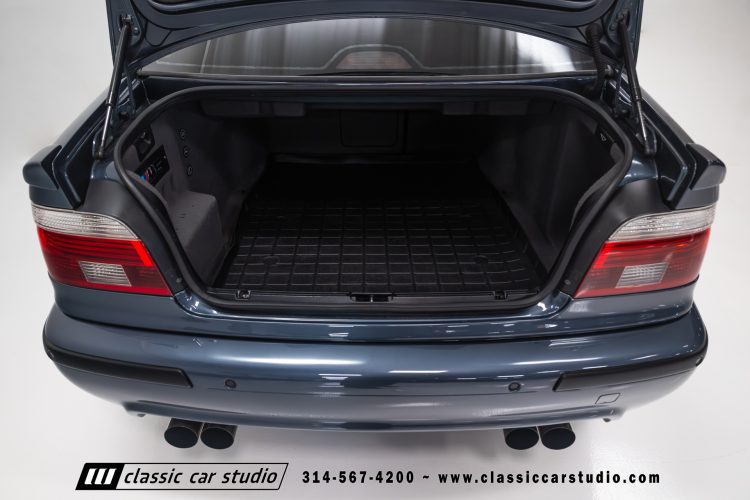 2000_BMW_M5_2247-155