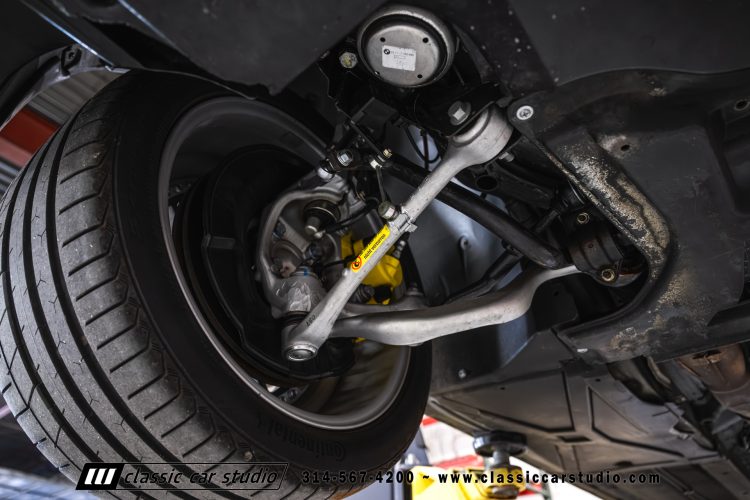 2000_BMW_M5_2247-163