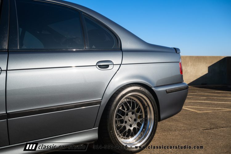 2000_BMW_M5_2247-197