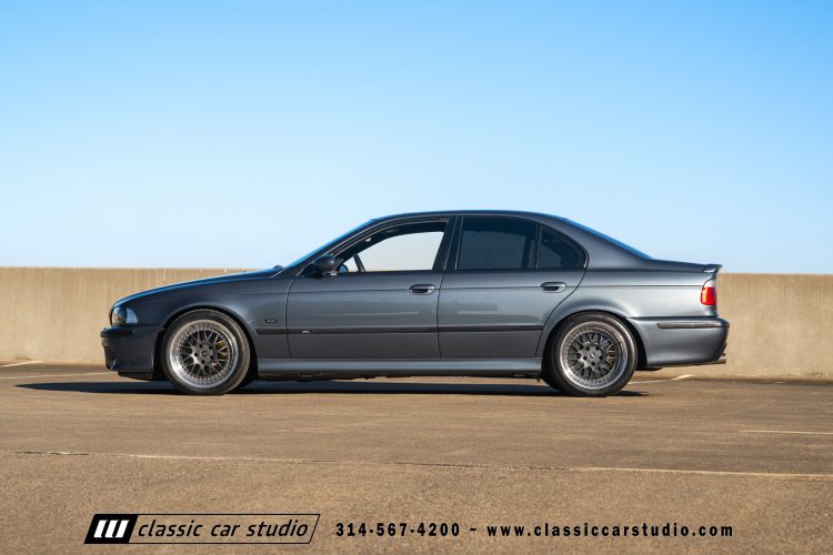 2000_BMW_M5_2247-198