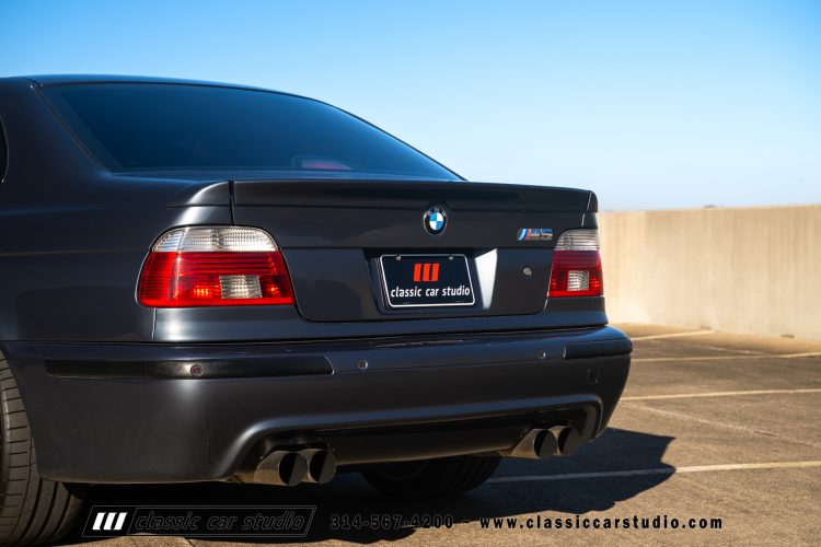 2000_BMW_M5_2247-205