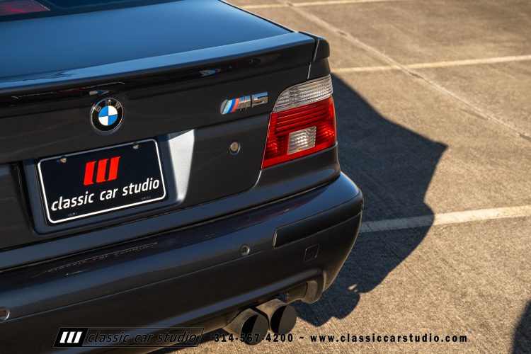 2000_BMW_M5_2247-206