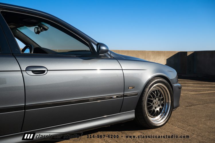 2000_BMW_M5_2247-212