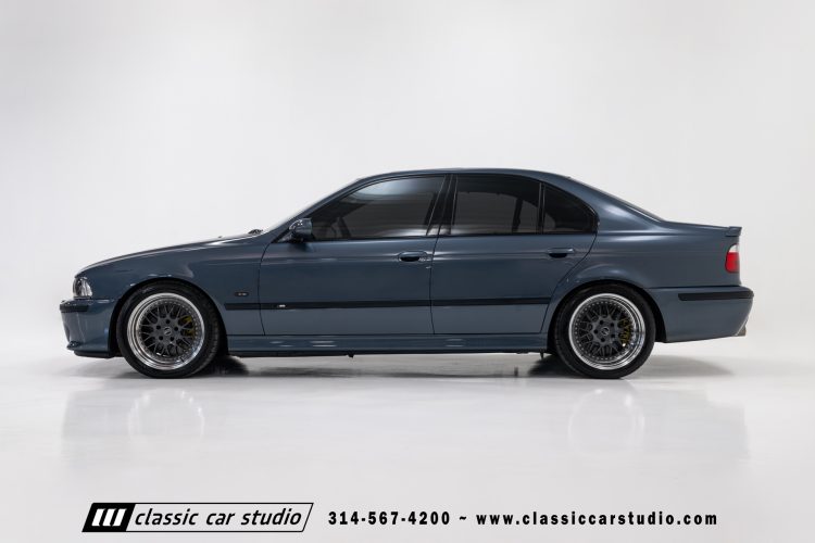 2000_BMW_M5_2247-28