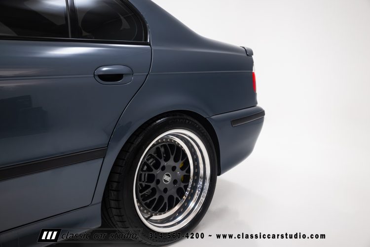 2000_BMW_M5_2247-31