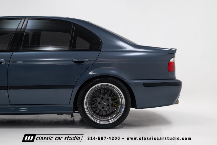 2000_BMW_M5_2247-33