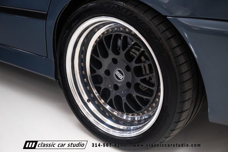 2000_BMW_M5_2247-34