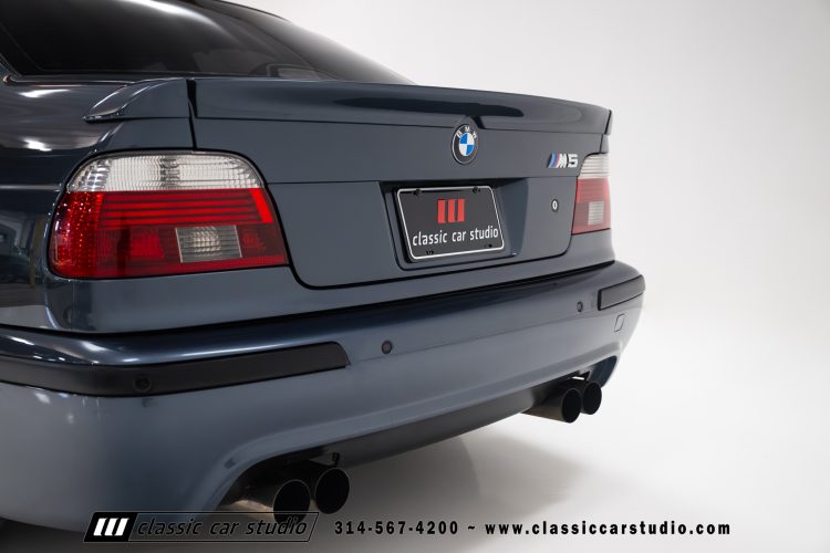 2000_BMW_M5_2247-39