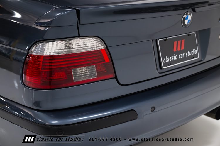 2000_BMW_M5_2247-40