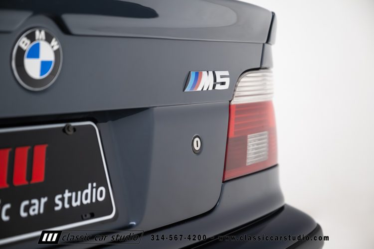 2000_BMW_M5_2247-44