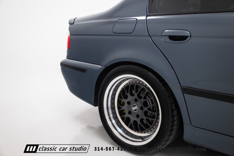 2000_BMW_M5_2247-57
