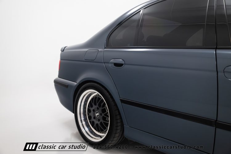 2000_BMW_M5_2247-58