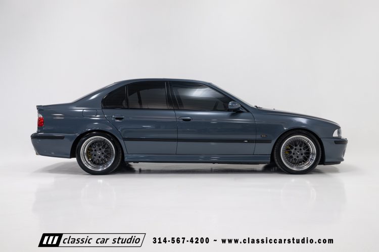2000_BMW_M5_2247-60