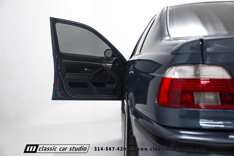 2000_BMW_M5_2247-76