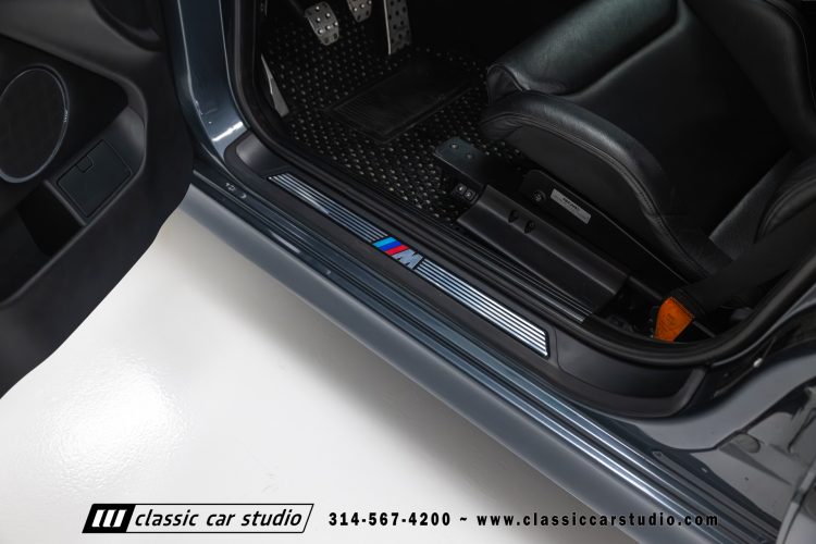 2000_BMW_M5_2247-80