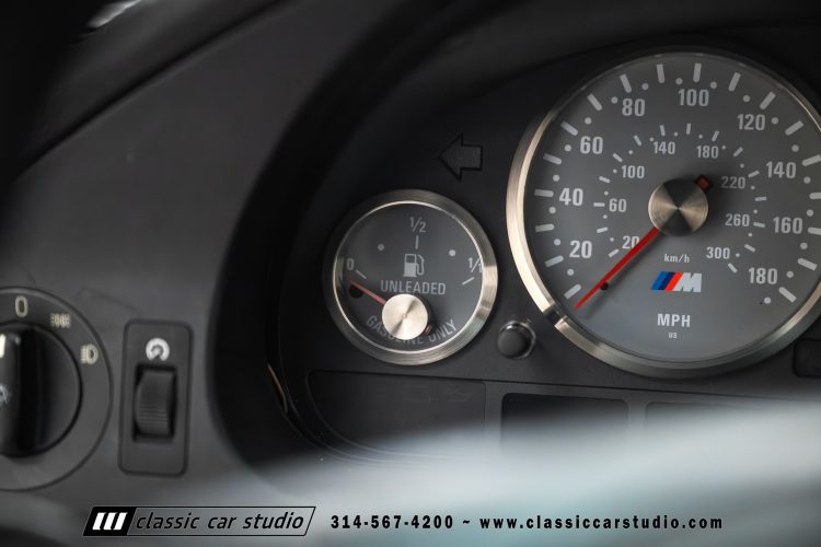 2000_BMW_M5_2247-94