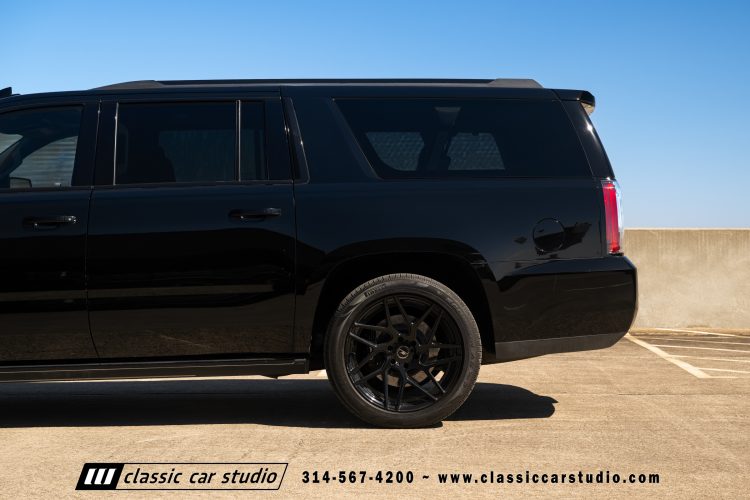 2019_GMC_Yukon_Denali_XL_2255-157