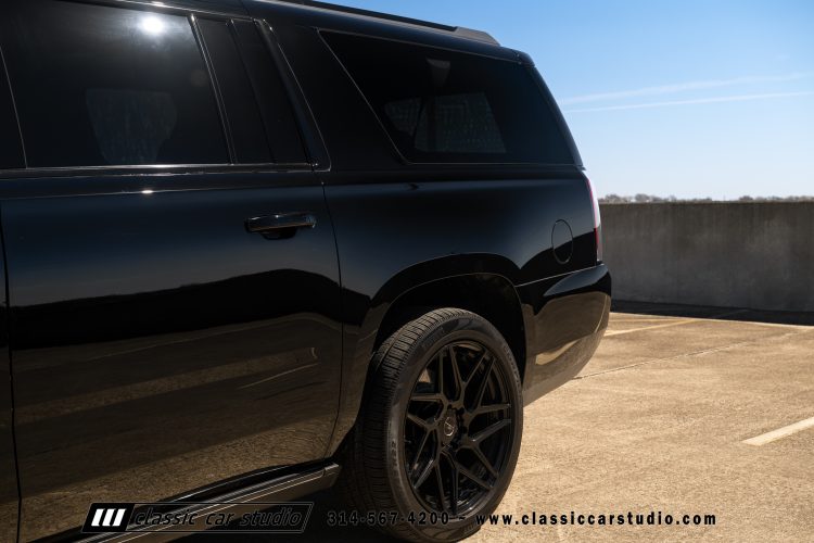 2019_GMC_Yukon_Denali_XL_2255-158