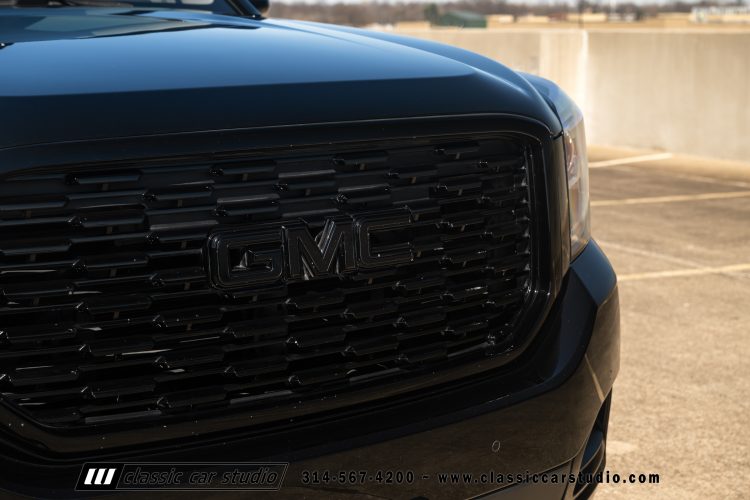 2019_GMC_Yukon_Denali_XL_2255-170