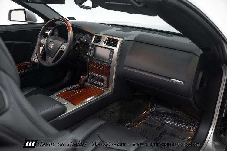 2006_Cadillac_XLR_2273-101