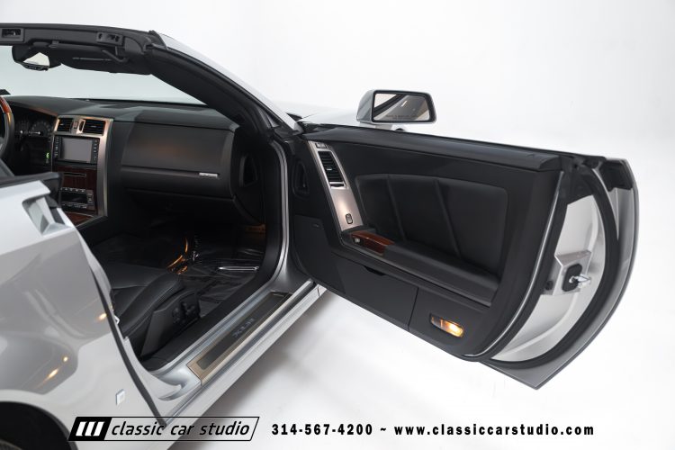 2006_Cadillac_XLR_2273-106
