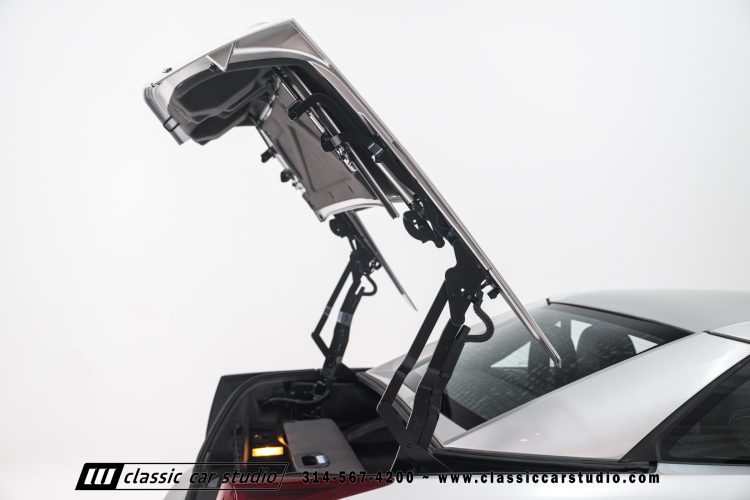 2006_Cadillac_XLR_2273-122