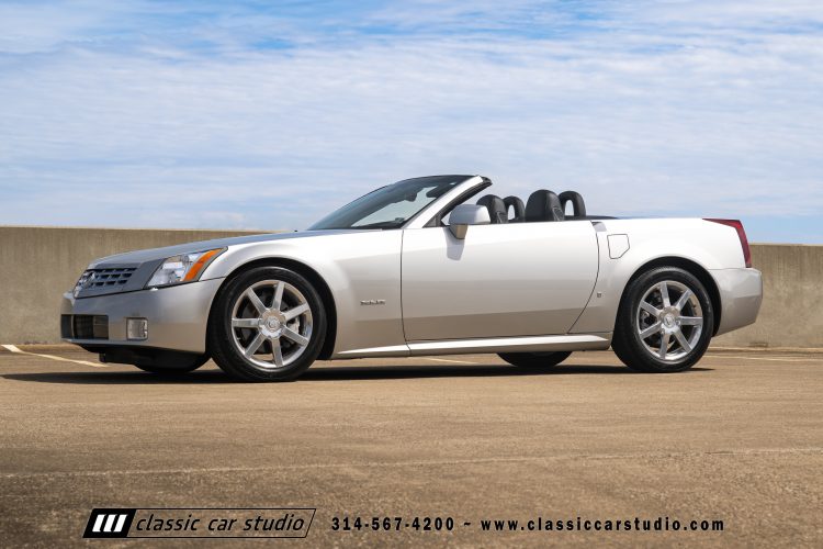2006_Cadillac_XLR_2273-130