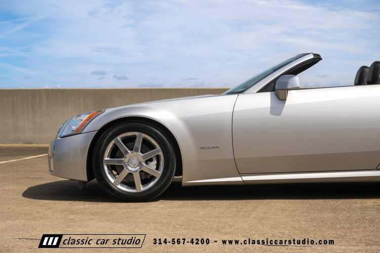 2006_Cadillac_XLR_2273-137
