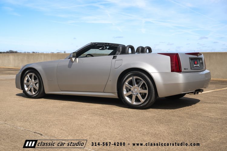 2006_Cadillac_XLR_2273-142