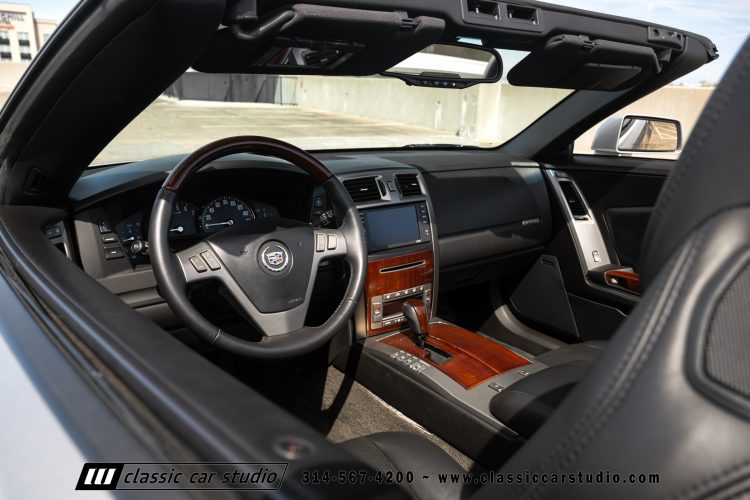 2006_Cadillac_XLR_2273-143