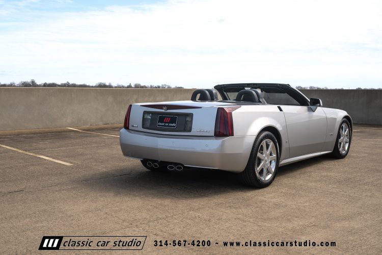 2006_Cadillac_XLR_2273-148