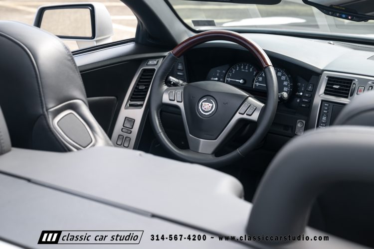 2006_Cadillac_XLR_2273-150