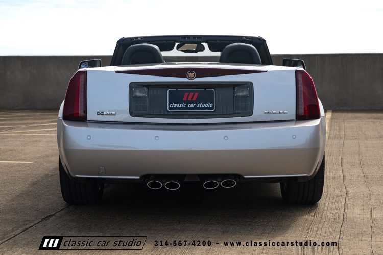2006_Cadillac_XLR_2273-151