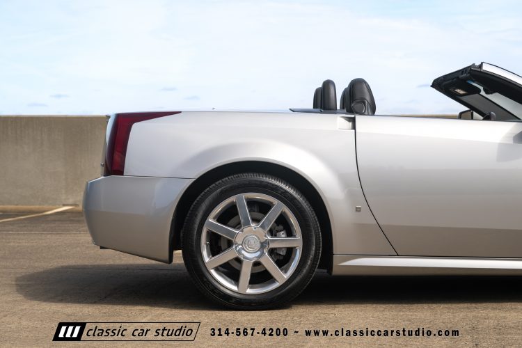 2006_Cadillac_XLR_2273-152