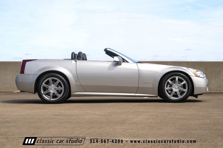 2006_Cadillac_XLR_2273-153