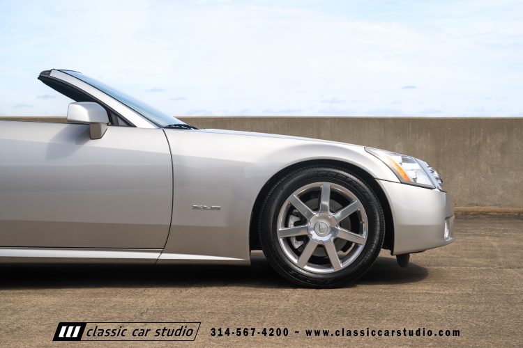 2006_Cadillac_XLR_2273-154
