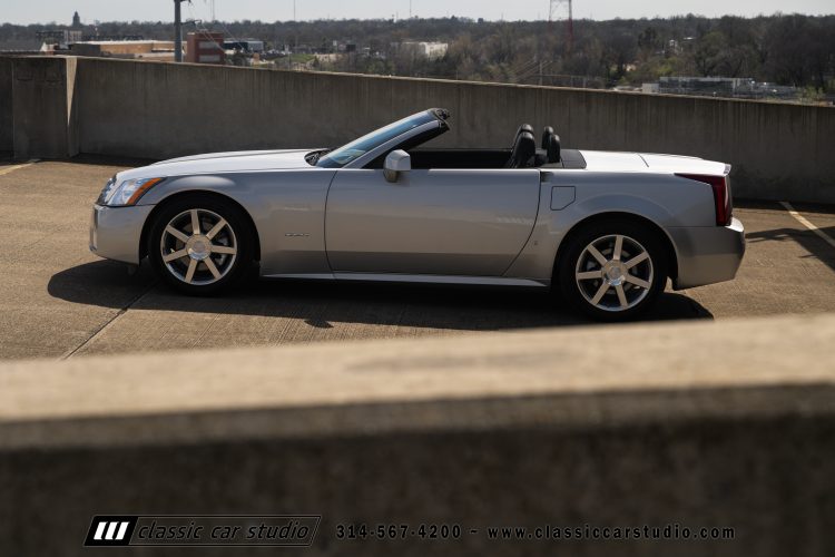 2006_Cadillac_XLR_2273-172