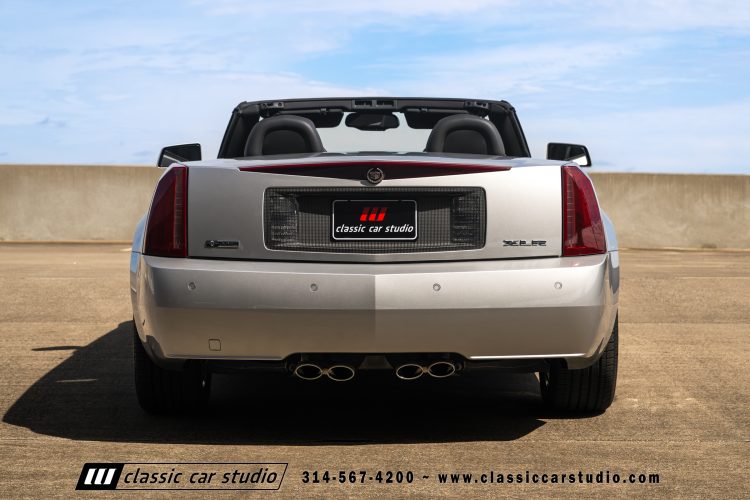 2006_Cadillac_XLR_2273-174