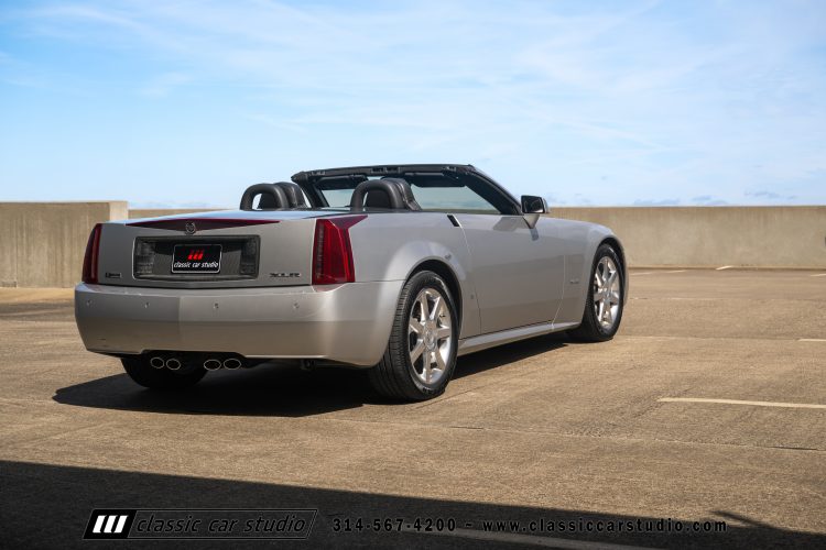 2006_Cadillac_XLR_2273-175