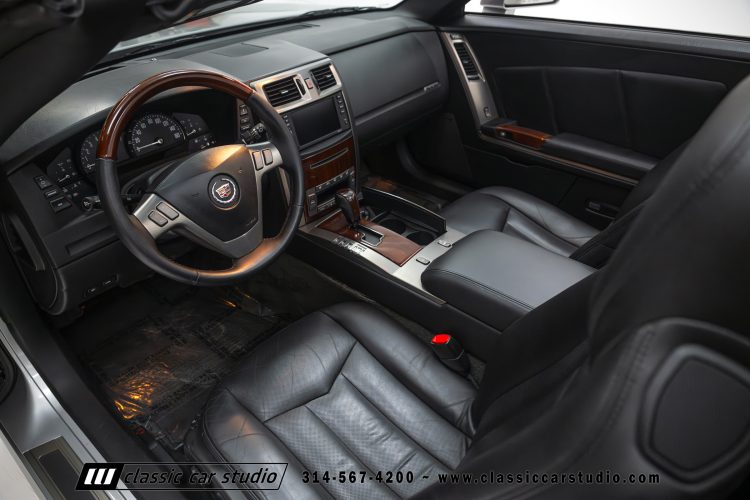 2006_Cadillac_XLR_2273-36