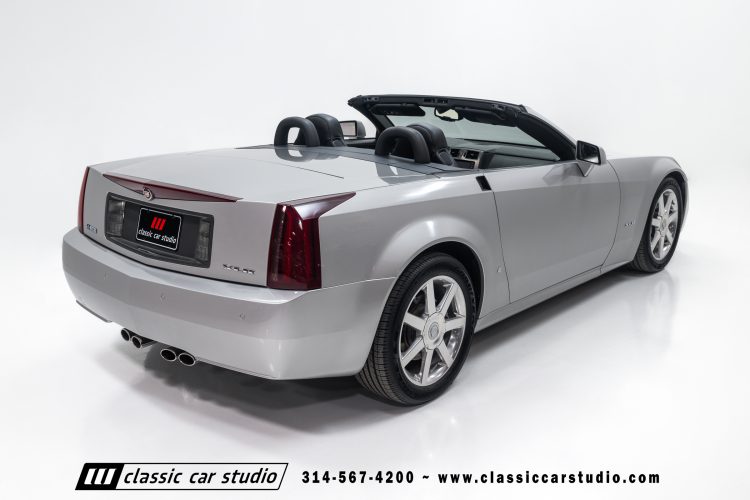 2006_Cadillac_XLR_2273-59