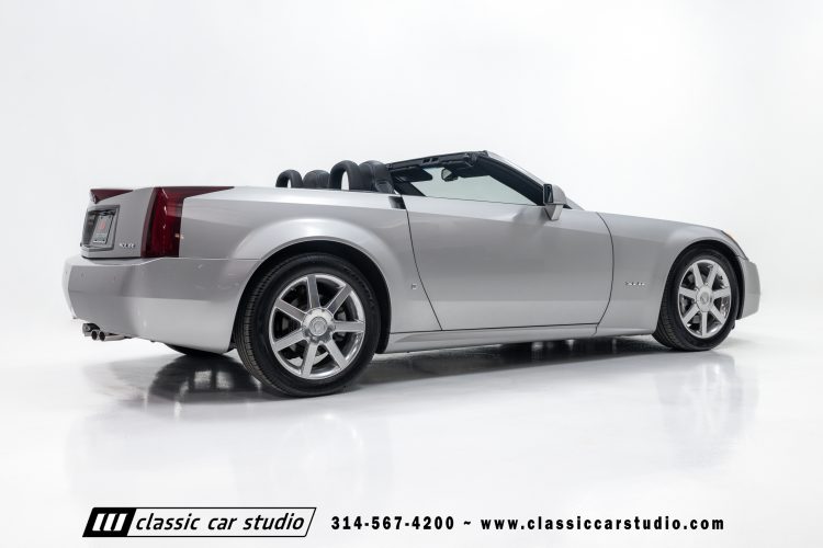 2006_Cadillac_XLR_2273-61